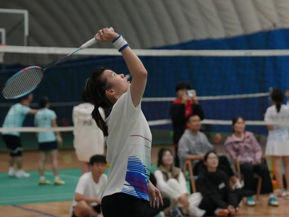 体育教学部胡鹏老师以及各二级米乐官网