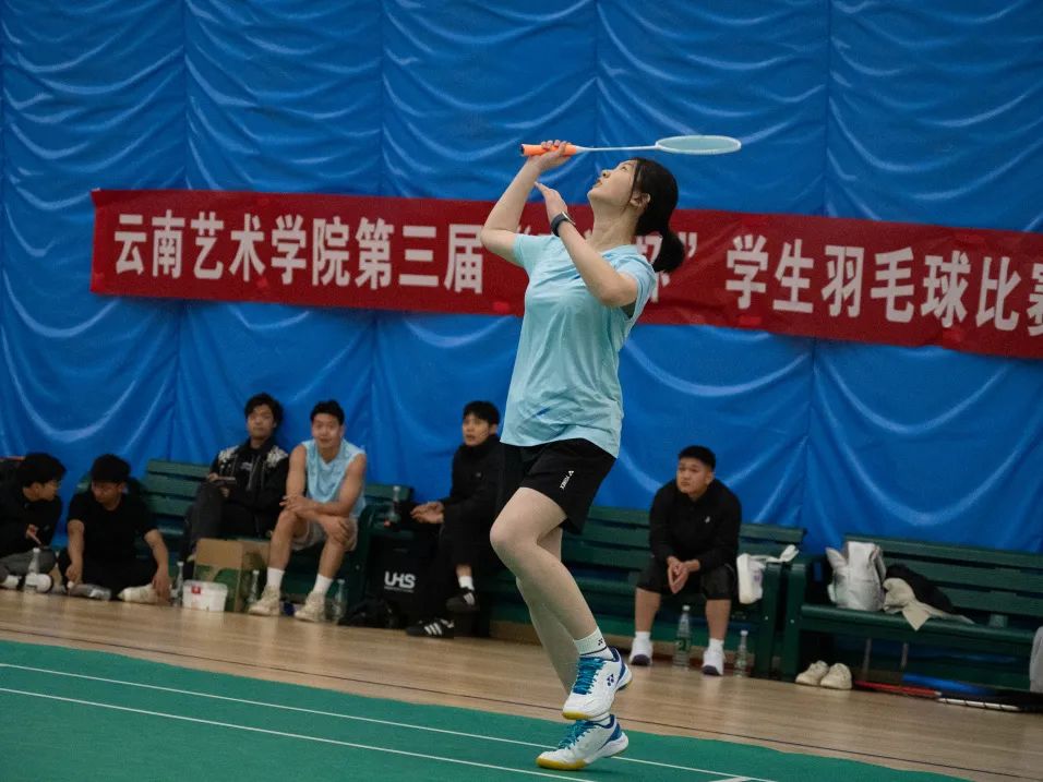 本次比赛总裁判长
